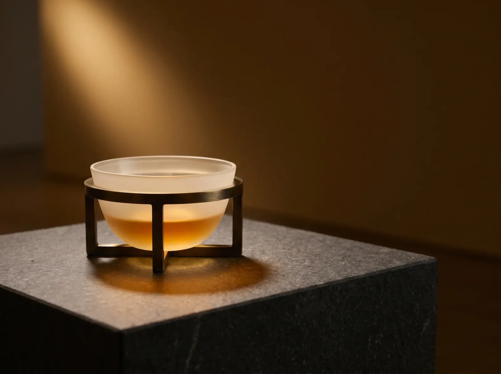 Liquidity reservoir still-life — the depth that absorbs launch day trading
